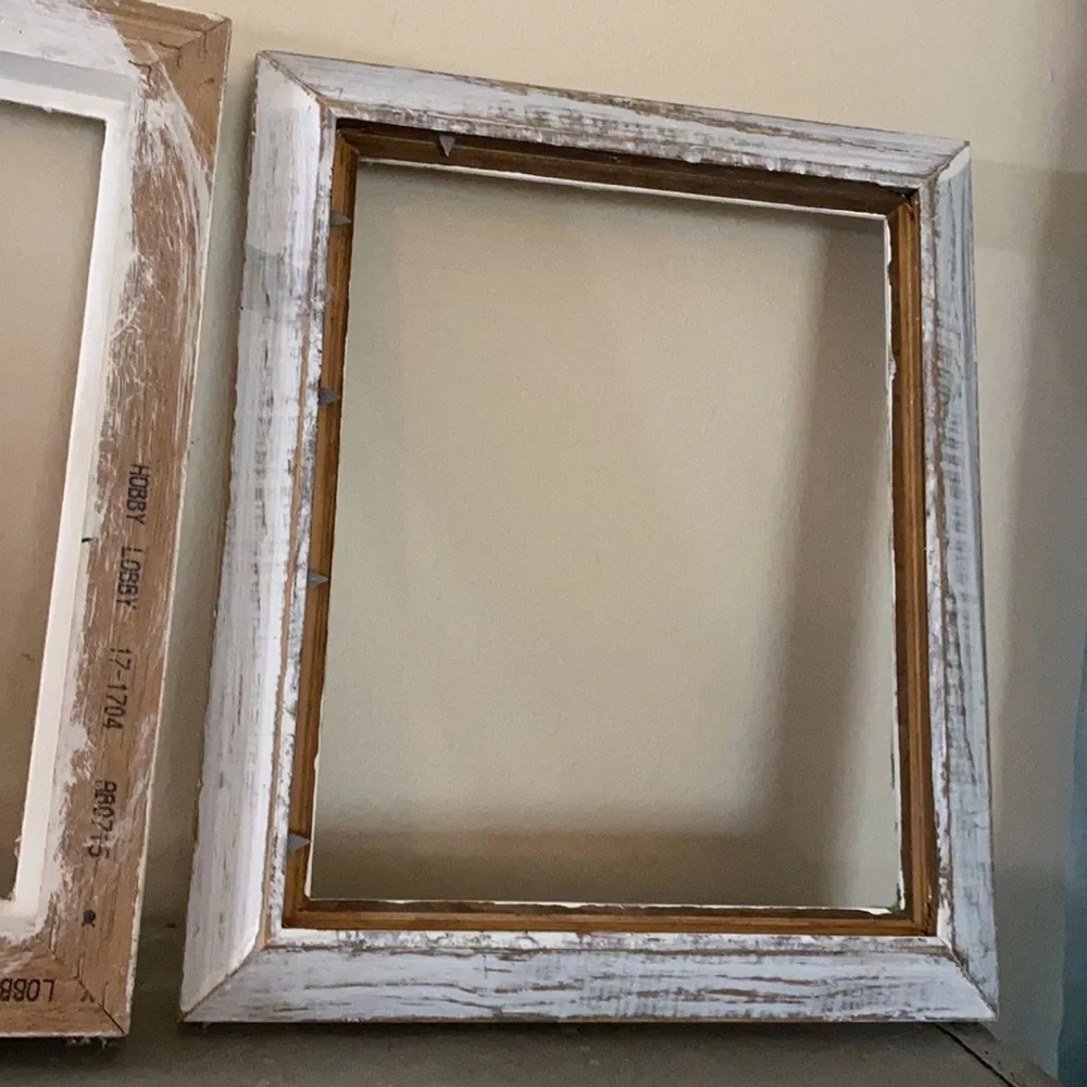 Vintage inspired 2 pink wooden floral frames 🖼 & wooden floral “A”
